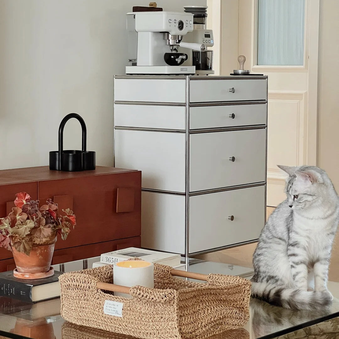 Vintage Style | Minimalist Modern Spaces: A Touch of Subtle Luxury