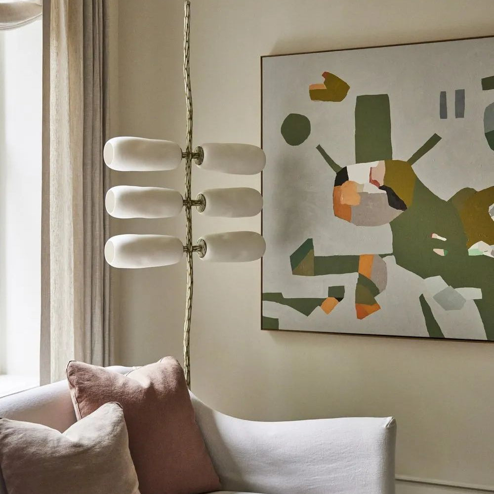 Vintage Style | The Harmonious Dance of Minimalist Warmth and Art in Residential Design