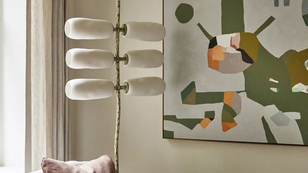 Vintage Style | The Harmonious Dance of Minimalist Warmth and Art in Residential Design
