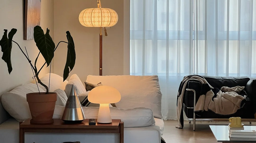 Mid-century modern style | The combination of curved walls and furniture. A small move but very healing